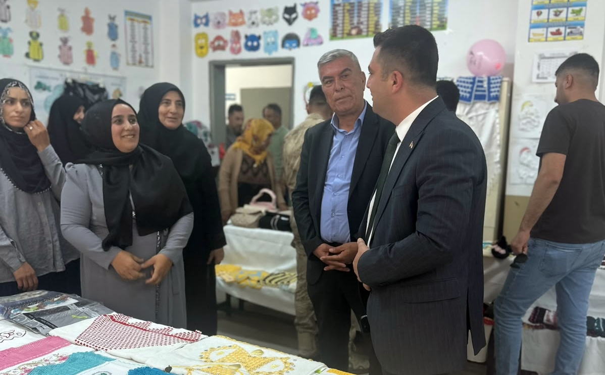 Adaklı’da Halk Eğitimi Kursiyerlerinin Eserleri Sergilendi