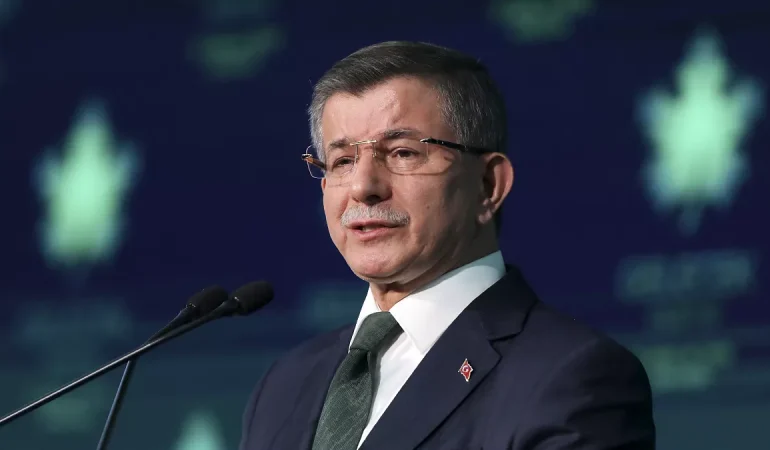 Ahmet Davutoğlu Siyaseti Bırakıyor mu?