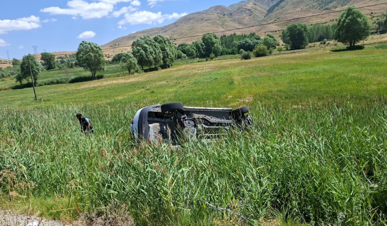 Bingöl’de Otomobil Şarampole Devrildi: 4 Yaralı