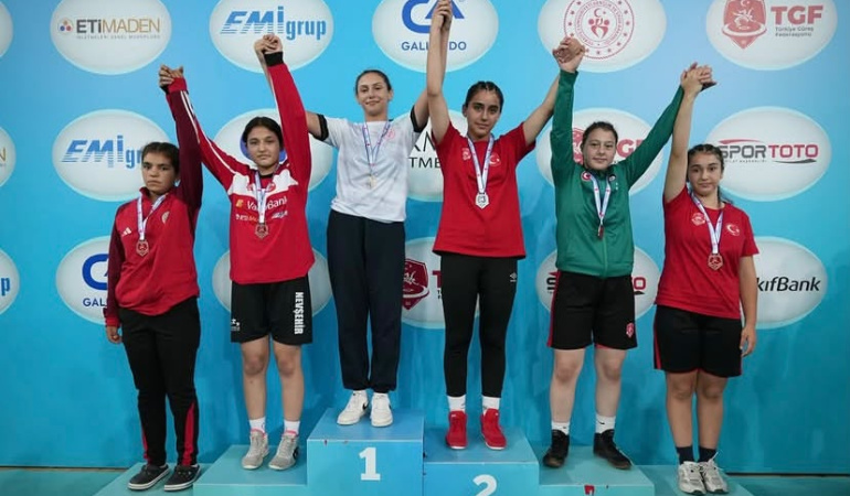 Bingöllü Kadın Güreşçilerden Türkiye Şampiyonası’nda Büyük Başarı