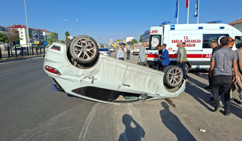 Bingöl’de iki araç çarpıştı 3 yaralı