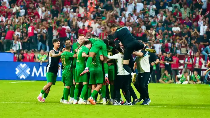 Amedspor, Beşiktaş’ı 3-2 Yenip Zirveye Çıktı
