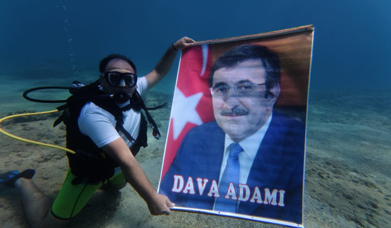 Mustafa Kurt’tan Cevdet Yılmaz’a su altında mesaj