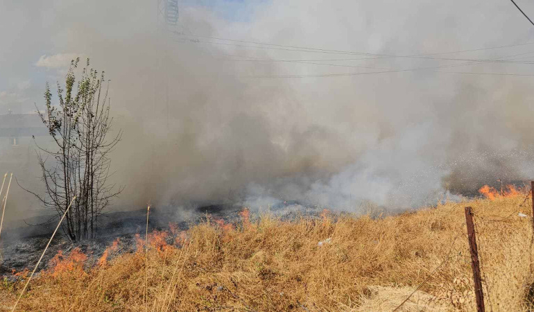 Güveçli Köyü’nde Trafo Kıvılcımı Yangın Çıkardı