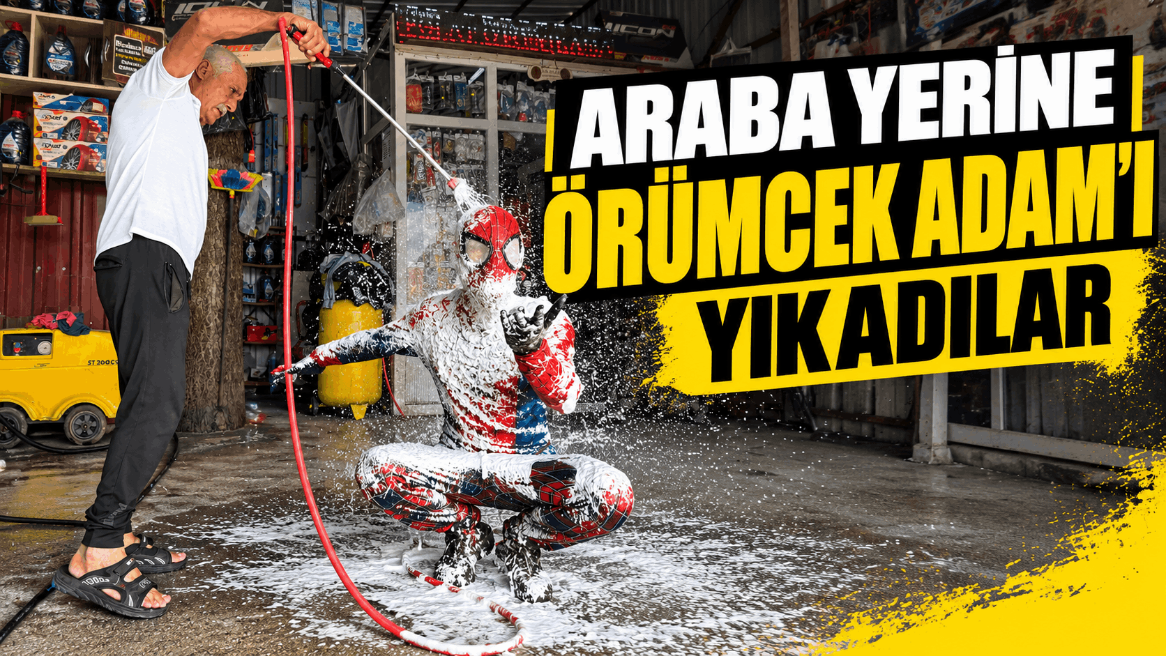 Türkiye’yi Gezen Örümcek Adam’ı Hortumla Yıkadılar