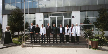 Vali Çelik Okulda İncelemelerde Bulundu
