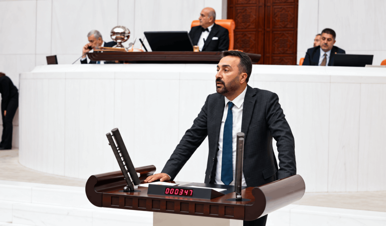 Hülakü’den Bakan Tekin’e Asansör Soruları