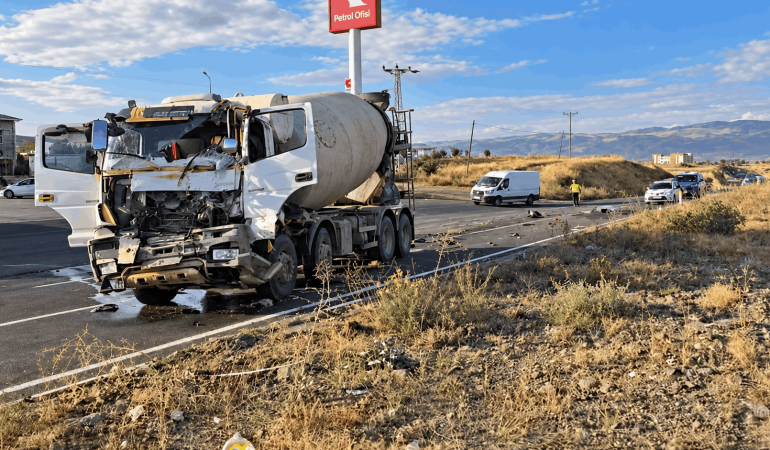 Beton Mikseriyle Çarpıştı, Şarampole Yuvarlandı