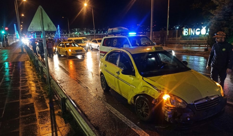 Bingöl’de Trafik Kazası 5 Yaralı