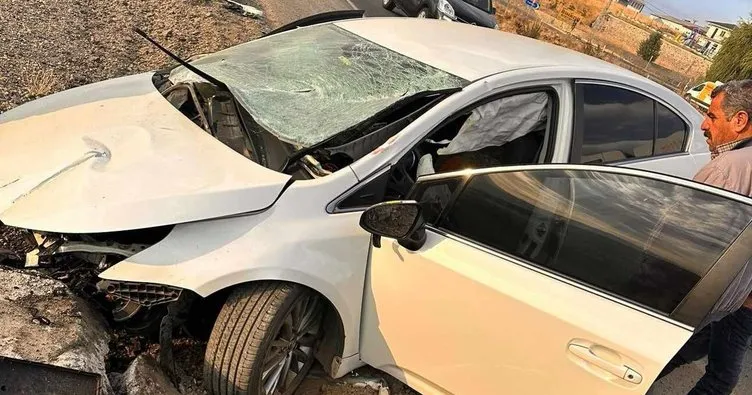 752x395-bingolde-yoldan-cikan-otomobilin-surucusu-yaralandi-1697036341559