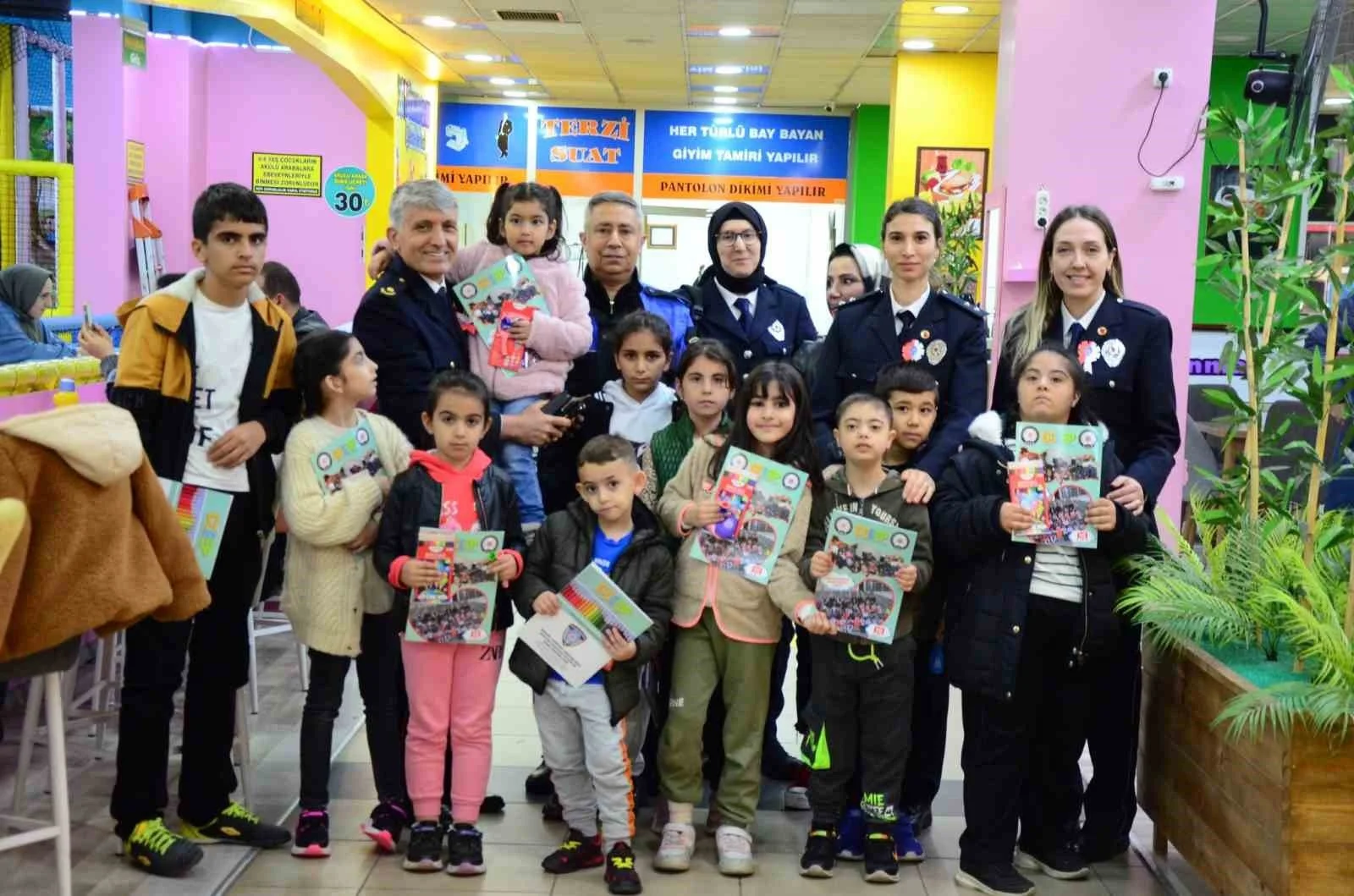 BİNGÖL POLİSİNDEN ÖZEL ÇOCUKLARLA ÖZEL GÜN