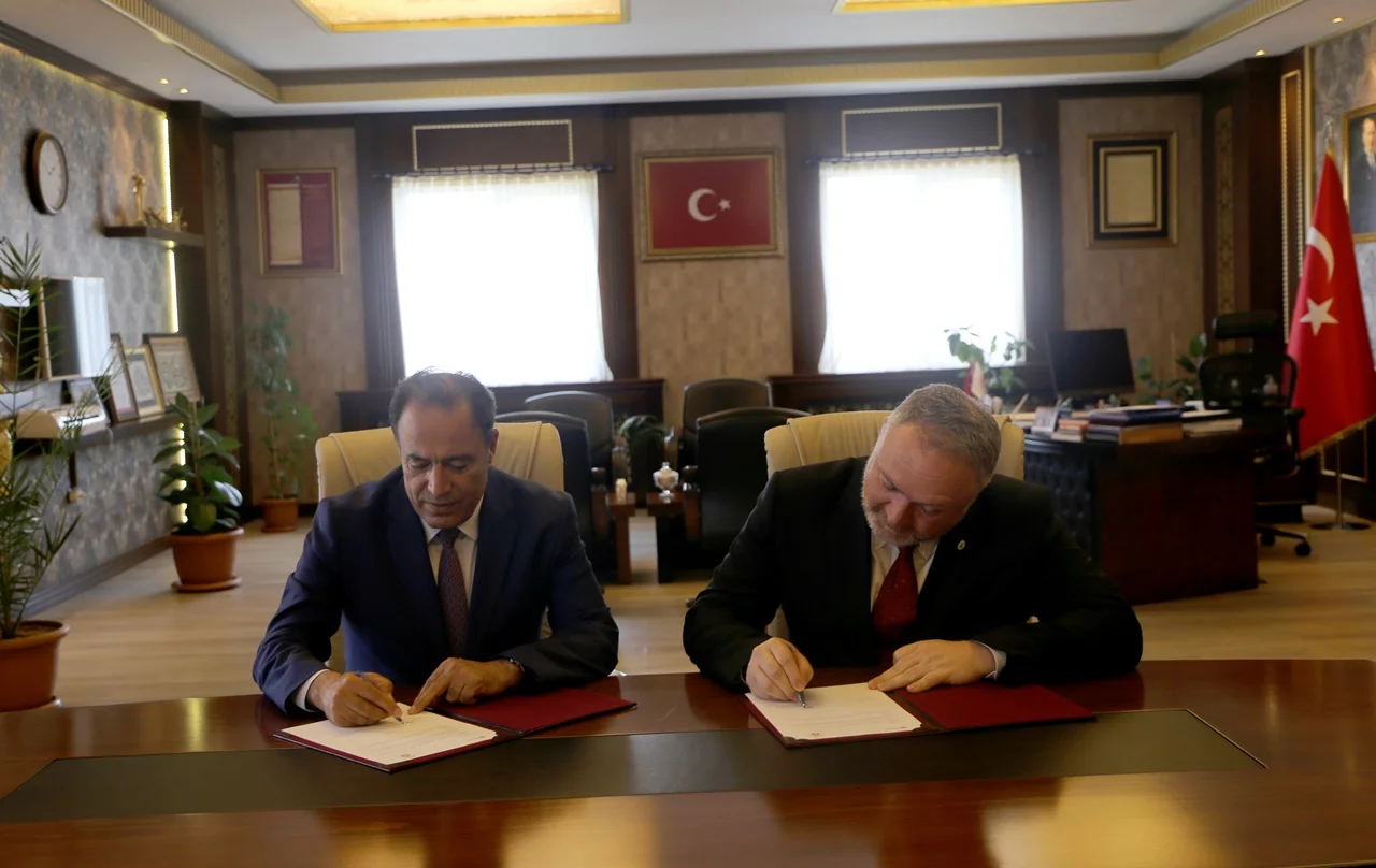 Üniversitemiz ile Galatarasay Üniversitesi Arasında İş Birliği Protokolü İmzalandı