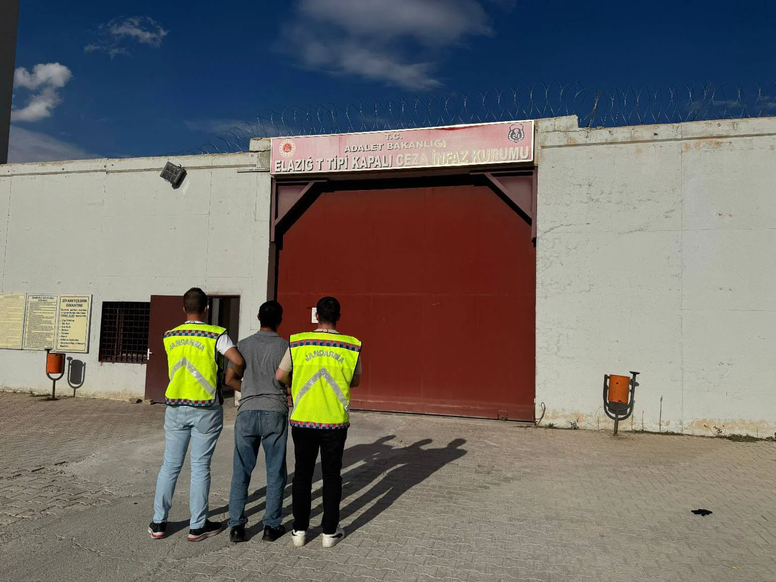 e41b4136-edca-41d6-8902-7ad00a587cf2