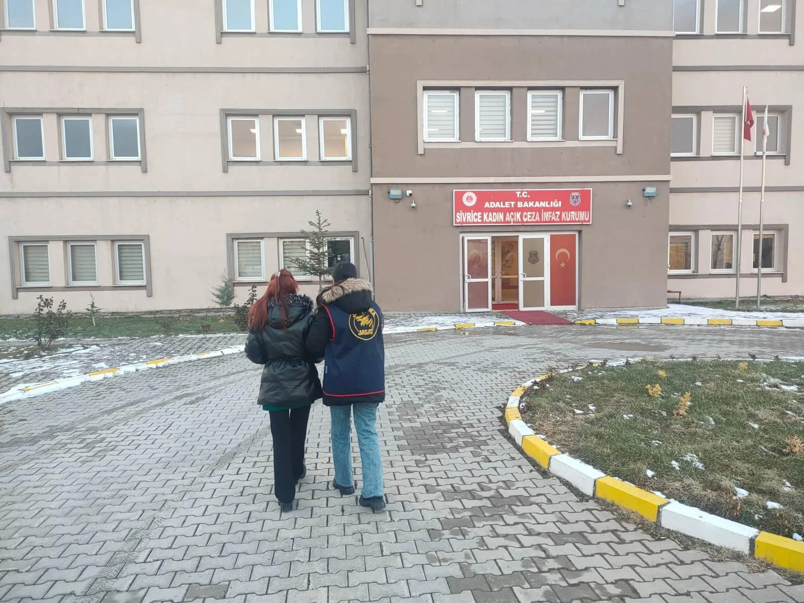 Bingöl’de Tabanca, Şarjör ve Fişek Ele Geçirildi 