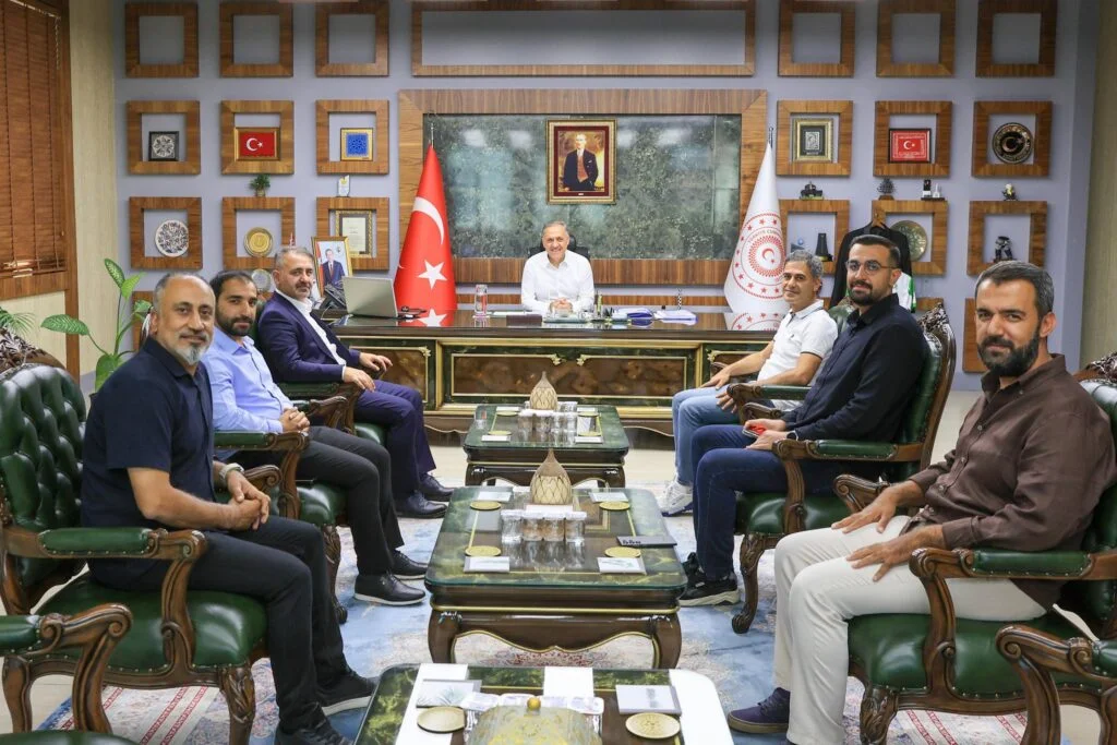 GtulzuyW0AARvv7-1024x683