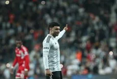 Beşiktaş, Alex Oxlade-Chamberlain ile Yollarını Ayırdı