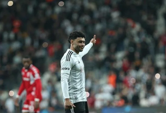 Beşiktaş, Alex Oxlade-Chamberlain ile Yollarını Ayırdı