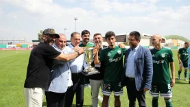 12-bingolspor-sampiyonluk-kupasini-aldi-1