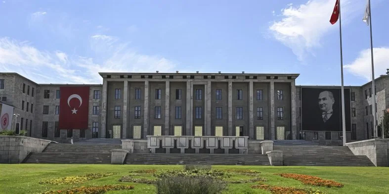 tbmm-5-sozlesmeli-bilisim-personeli-alacak_enhanced