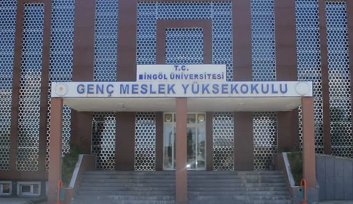 Genc-MYOda-Sasirtan-Detay-Yangin-Merdivenine-Giris-Var-Cikis-Yok-790x420