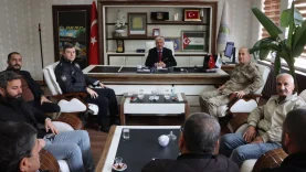 genc-belediye-baskani-taksicilerle-gorustu-1