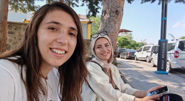 HIik42yXYAAxIAT